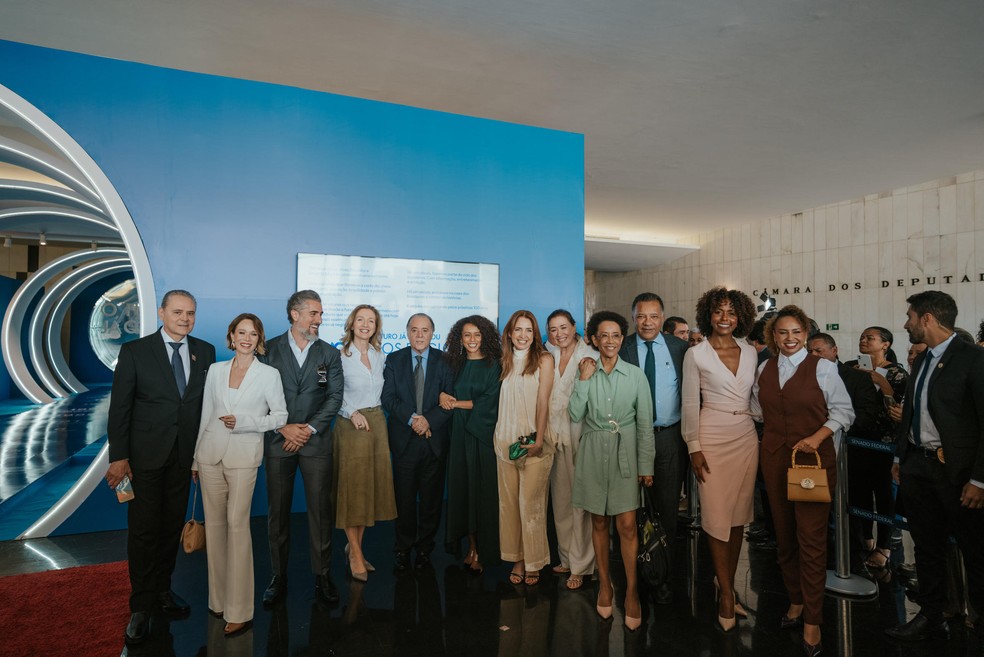 Tony Ramos, Taís Araújo, Marcos Mion, Lilia Cabral, Heraldo Pereira, Zileide Silva, Luís Roberto, Karine Alves, Poliana Abritta, Maju Coutinho e Mariana Ximenes — Foto: Divulgação